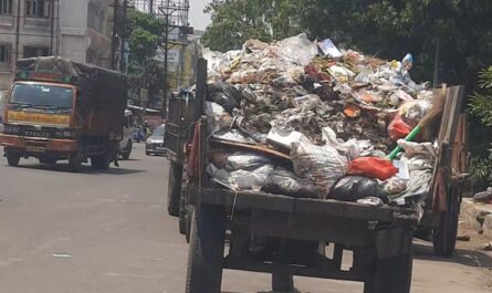 GWMC : కంపు కొడుతున్న చెత్త డంపు వాహనం