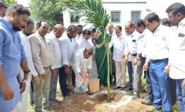 environmental protection : పర్యావరణ పరిరక్షణకు మొక్కలే జీవనాధారం