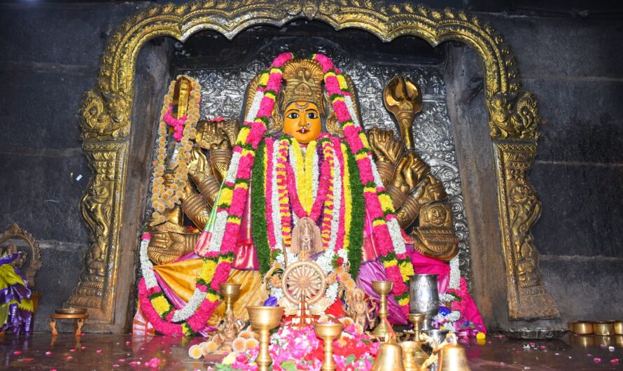 Bhadrakali Temple : భద్రకాళికి పోటె త్తిన భక్తులు