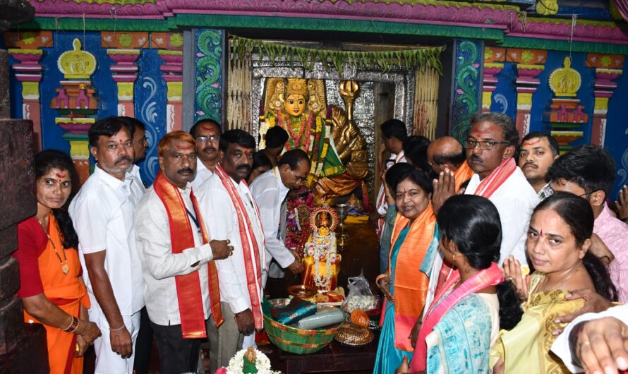Bhadrakali Temple : 300 మంది భక్తులు ర్యాలీగా భద్రకాళి దేవస్థానం వరకు