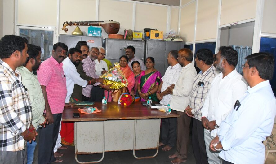 BhadraKali Temple : భద్రకాళీ దేవస్థానాన్ని దర్శించుకున్న న్యాయమూర్తులు