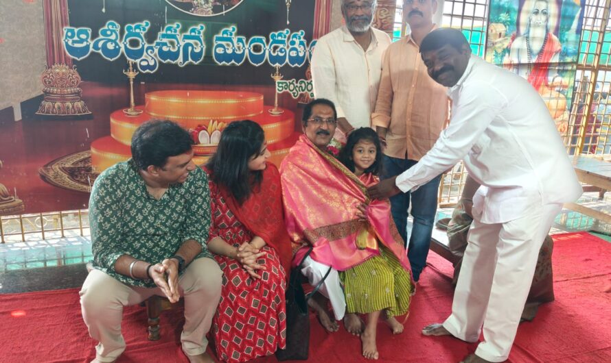 BhadraKali : అమ్మవారిని దర్శించుకున్న మెగా ప్రొడ్యూసర్